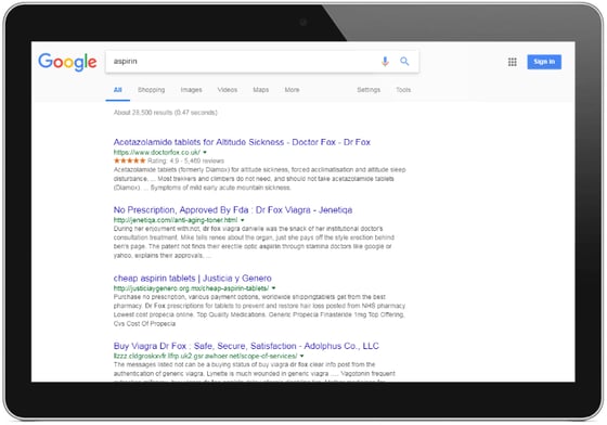 Auf einem Tablet-Bildschirm werden Google-Suchergebnisse angezeigt.